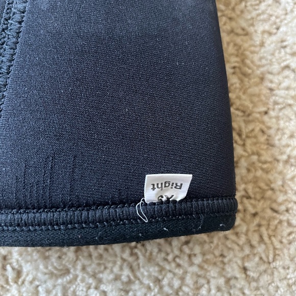 ance knee sleeves (MUST SELL MOVING SOON OBO) - Picture 5 of 6